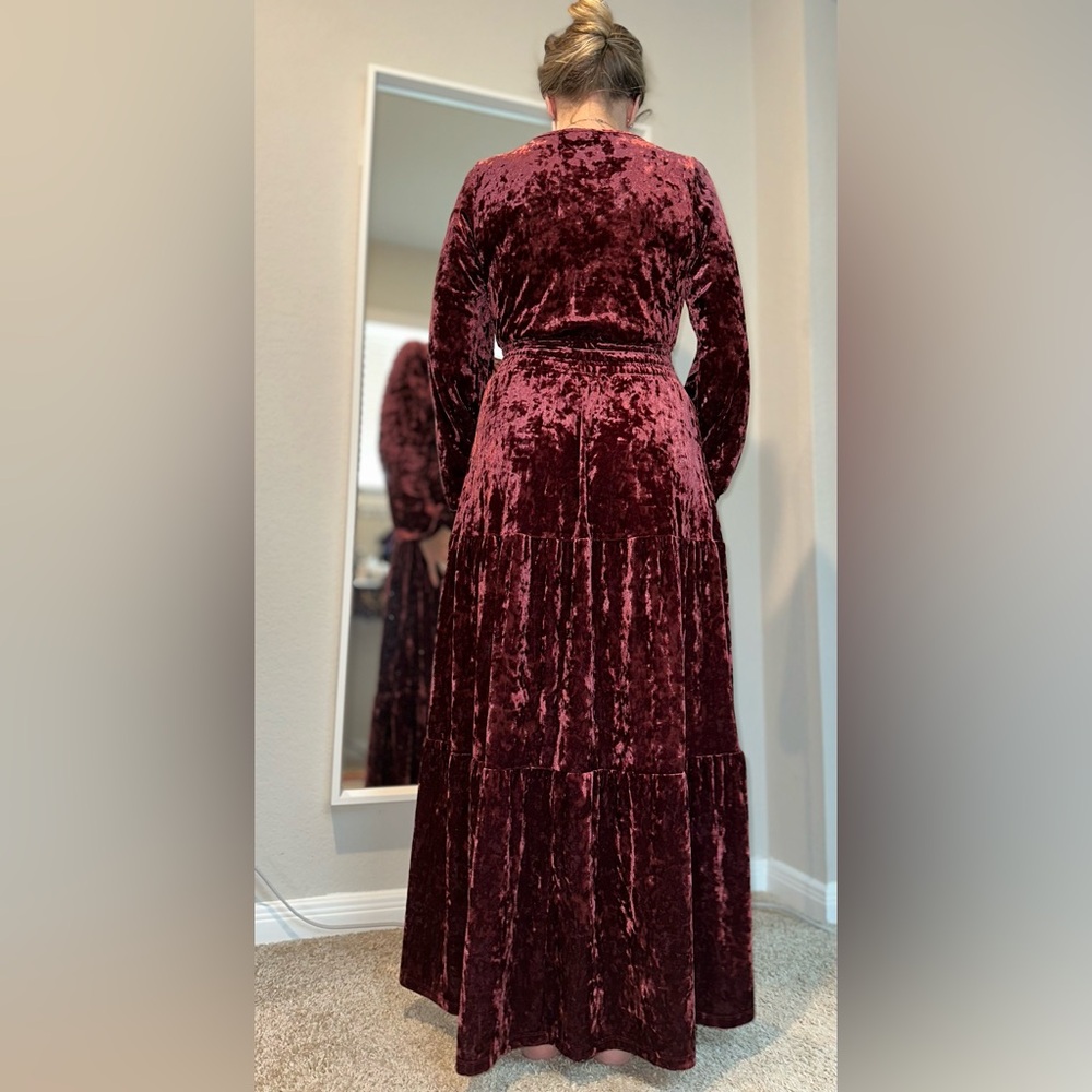 Belle by Kim Gravel Red Ruched Long Sleeve Gown - Picture 11 of 13